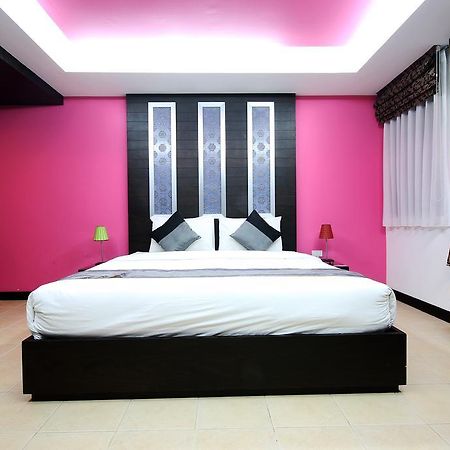 Oasis Inn Bangkok Bagian luar foto