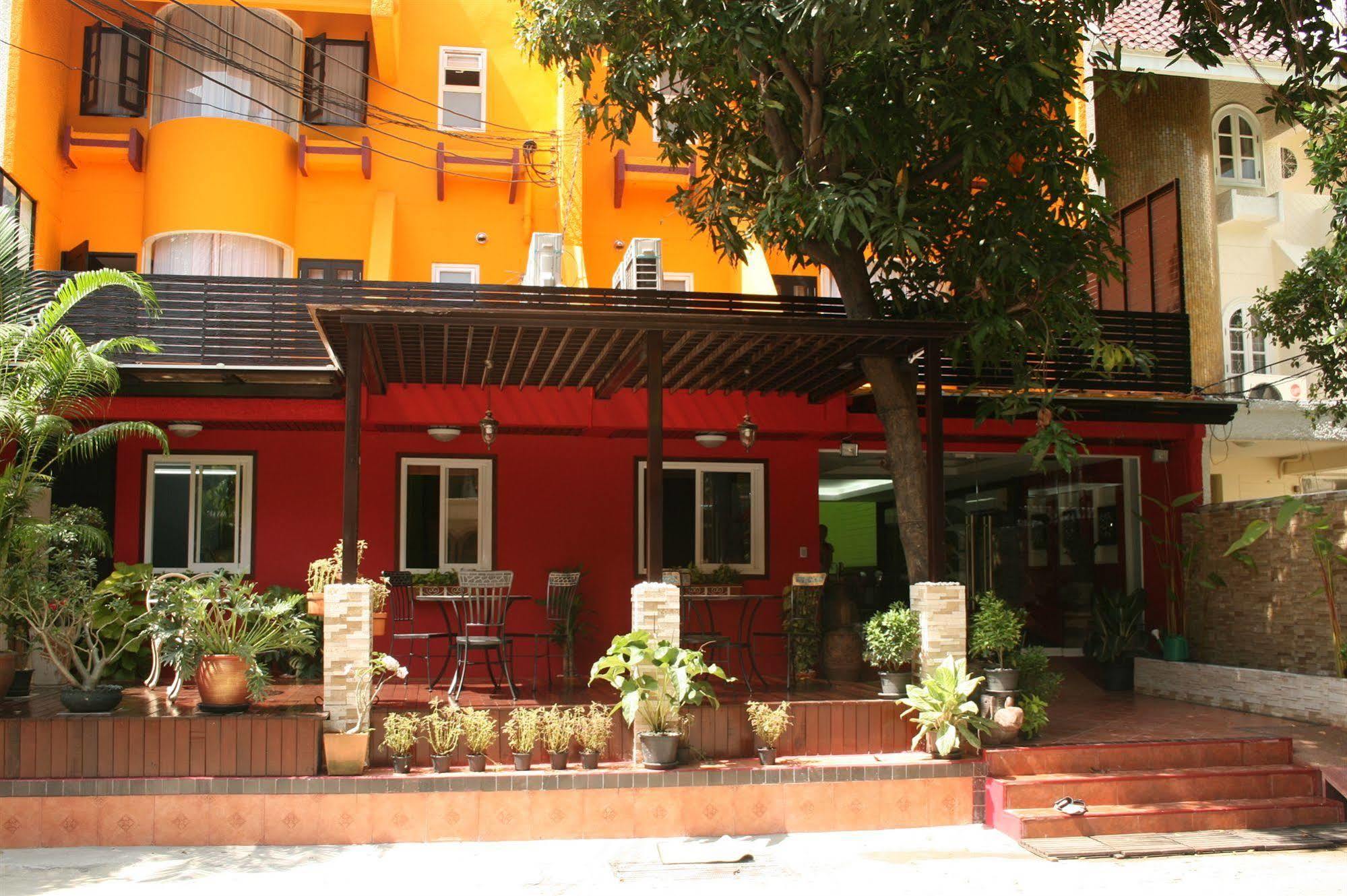 Oasis Inn Bangkok Bagian luar foto