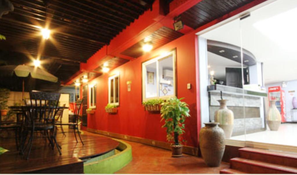 Oasis Inn Bangkok Bagian luar foto