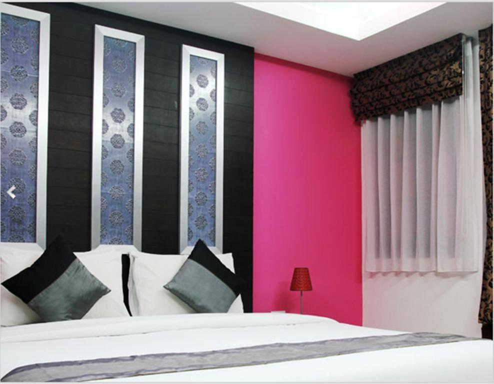Oasis Inn Bangkok Bagian luar foto